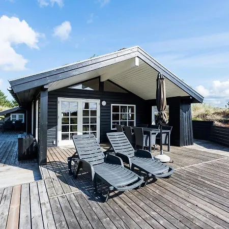 Holiday Henne Lvi